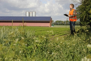 Test person during raster measurement